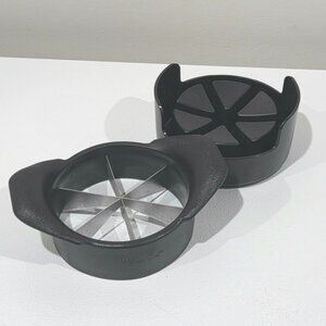 pampered chef pineapple slicer